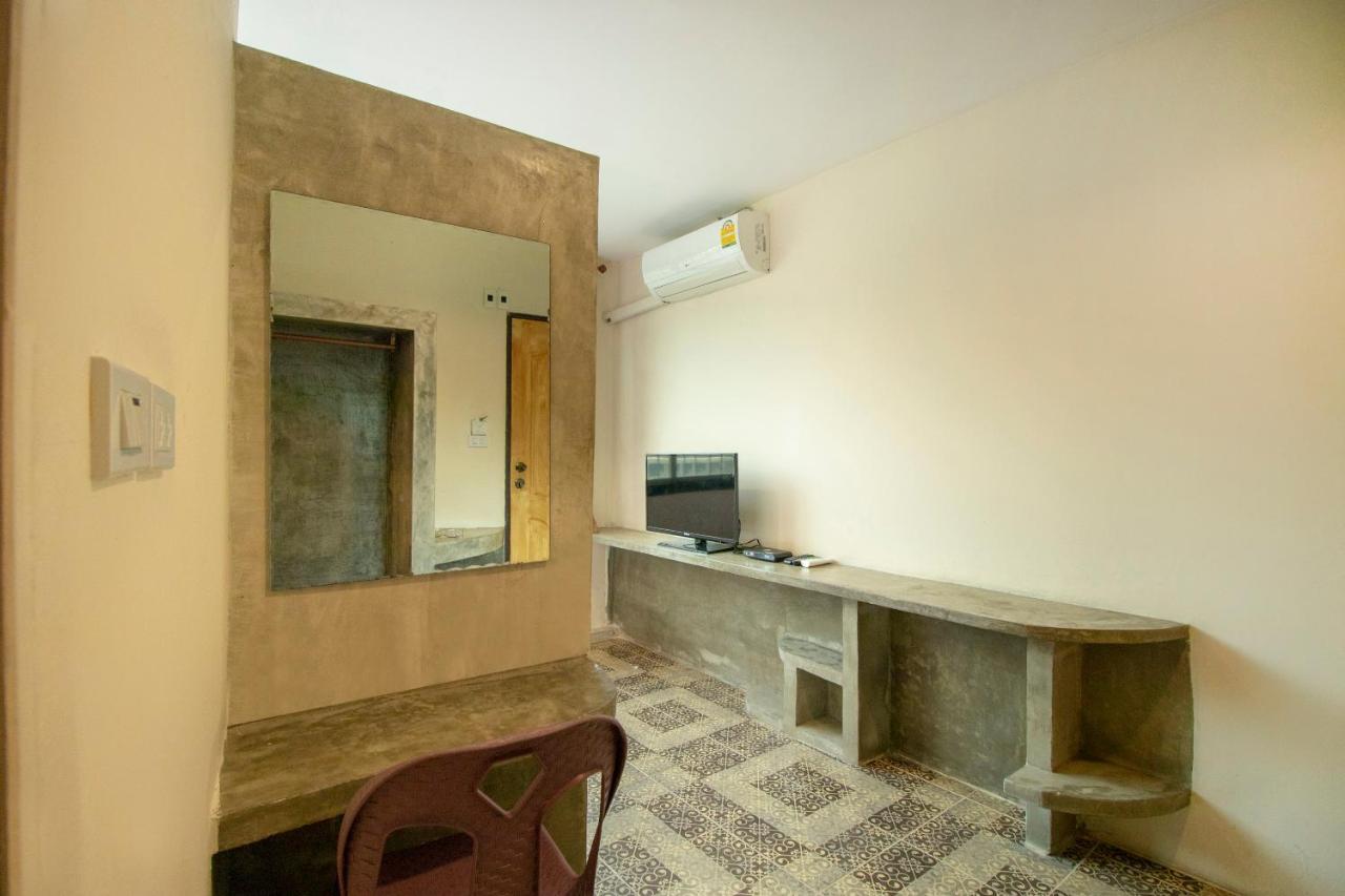 צ'נטאבורי Oyo 671 Laluna River House מראה חיצוני תמונה